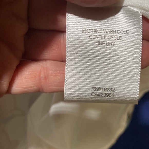 Alfred Dunner short sleeve lined floral button up blouse, Size 10, beige & blue - Picture 15 of 17